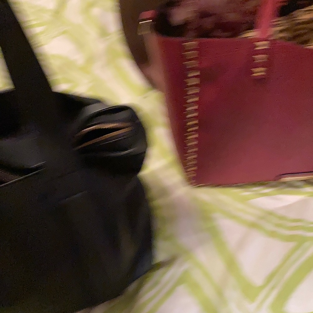 Sold🔴🔴Preowned Tote bundle - Picture 9 of 9